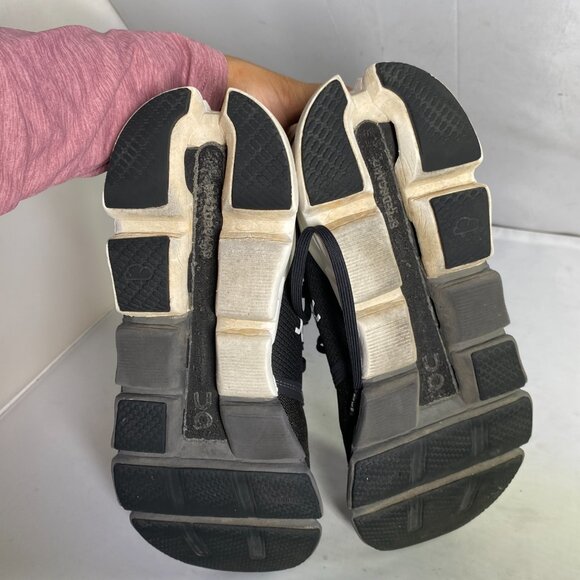 On Cloud Running Sneakers  Cloudflyer 4 M9 - Picture 3 of 5